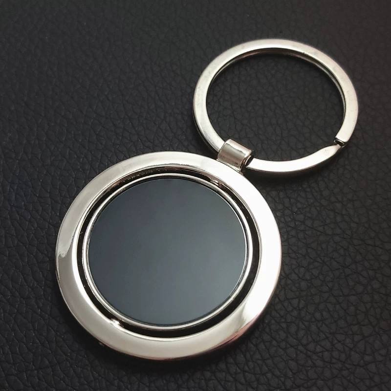ROUND METAL KEYCHAIN